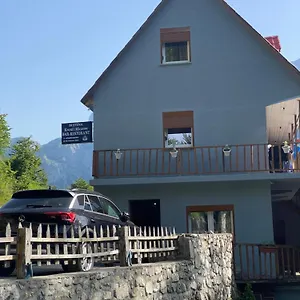 Pensión Kroni I Micanit
