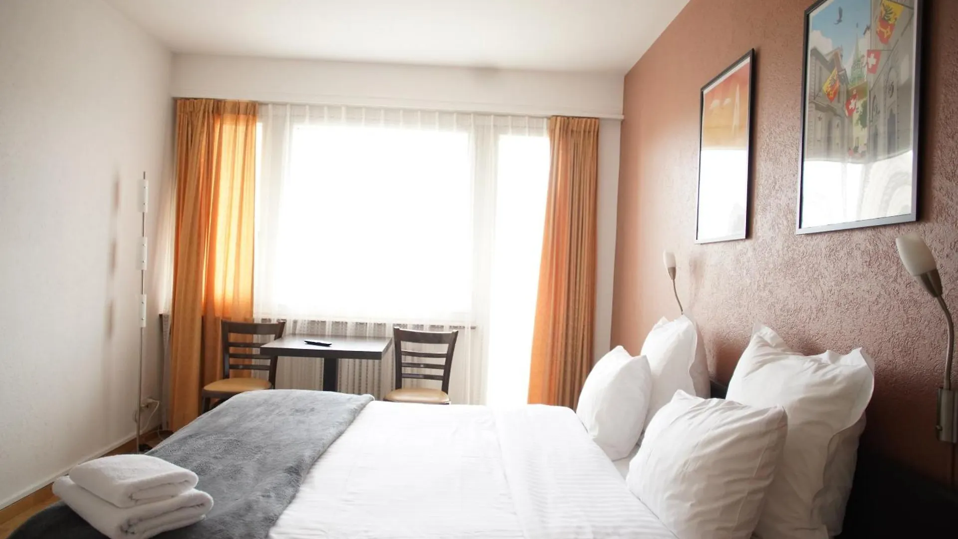 Primadom Aparthotel Ginebra 2*,